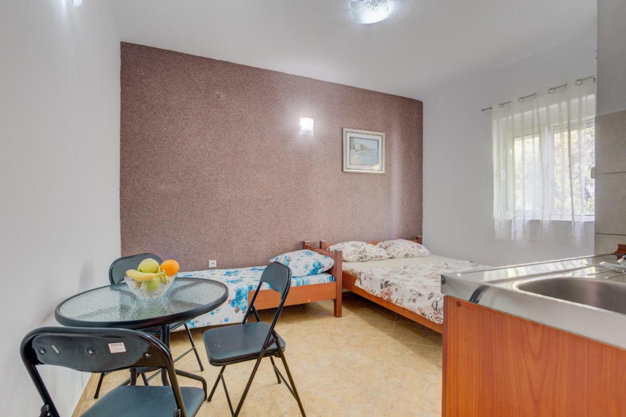 Studios Nikezić Utjeha Habitación foto